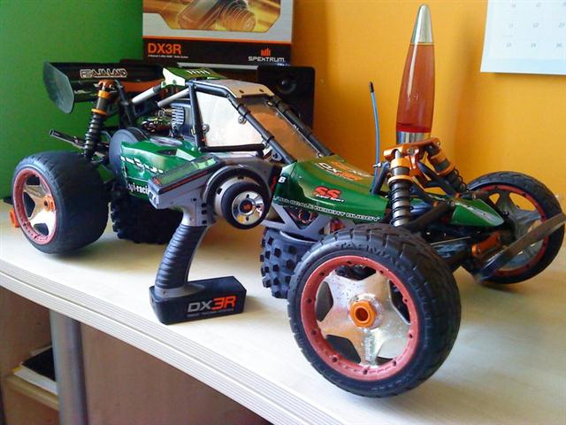 39345_147396028607701_100000119151565_463875_6442722_n (Small).jpg